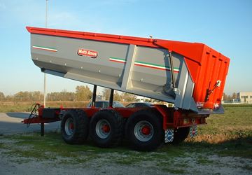 Dumper trailers with hydraulic tailgate